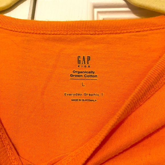 Lot of 2 Gap Graphic T-shirts for Kids size Large - Picture 3 of 5